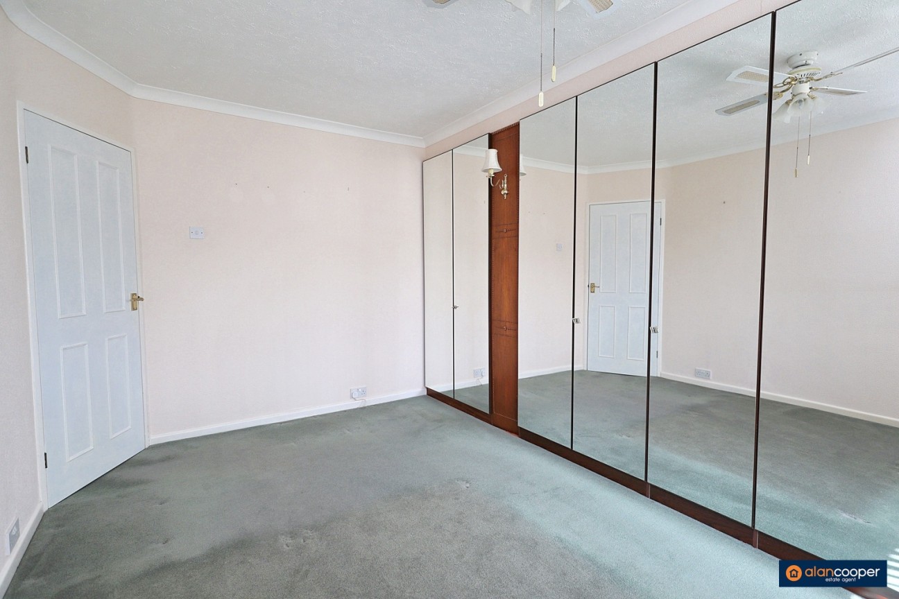Stonewell Crescent, Whitestone, Nuneaton, CV11 4TA