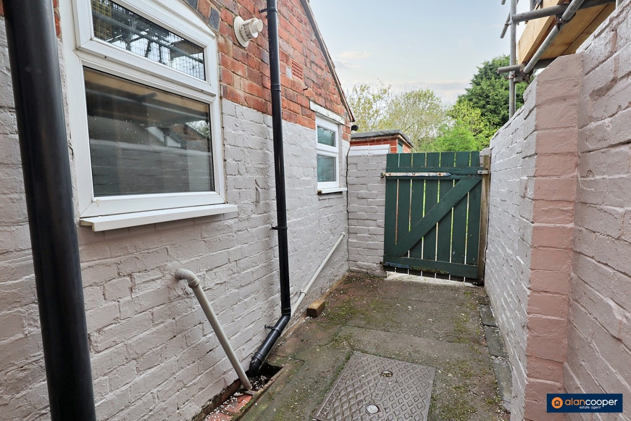 Haunchwood Road, Stockingford, Nuneaton, CV10 8DH