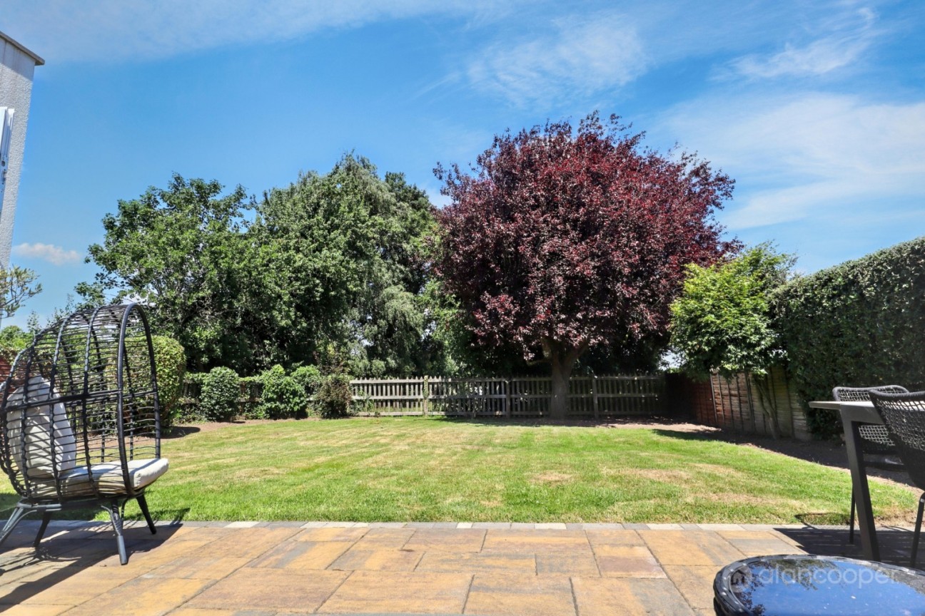 Ambleside Way, St Nicolas Park, Nuneaton, CV11 6AT