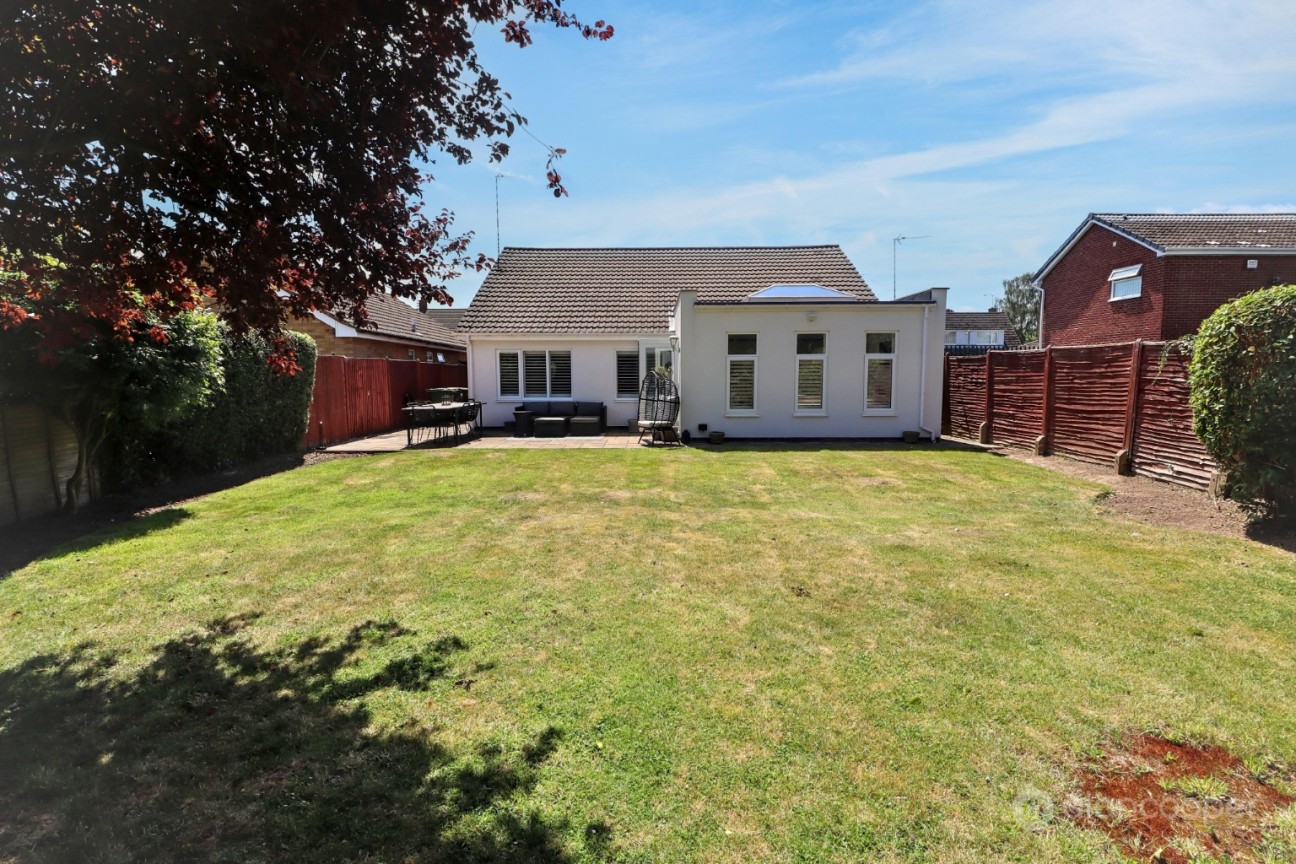 Ambleside Way, St Nicolas Park, Nuneaton, CV11 6AT