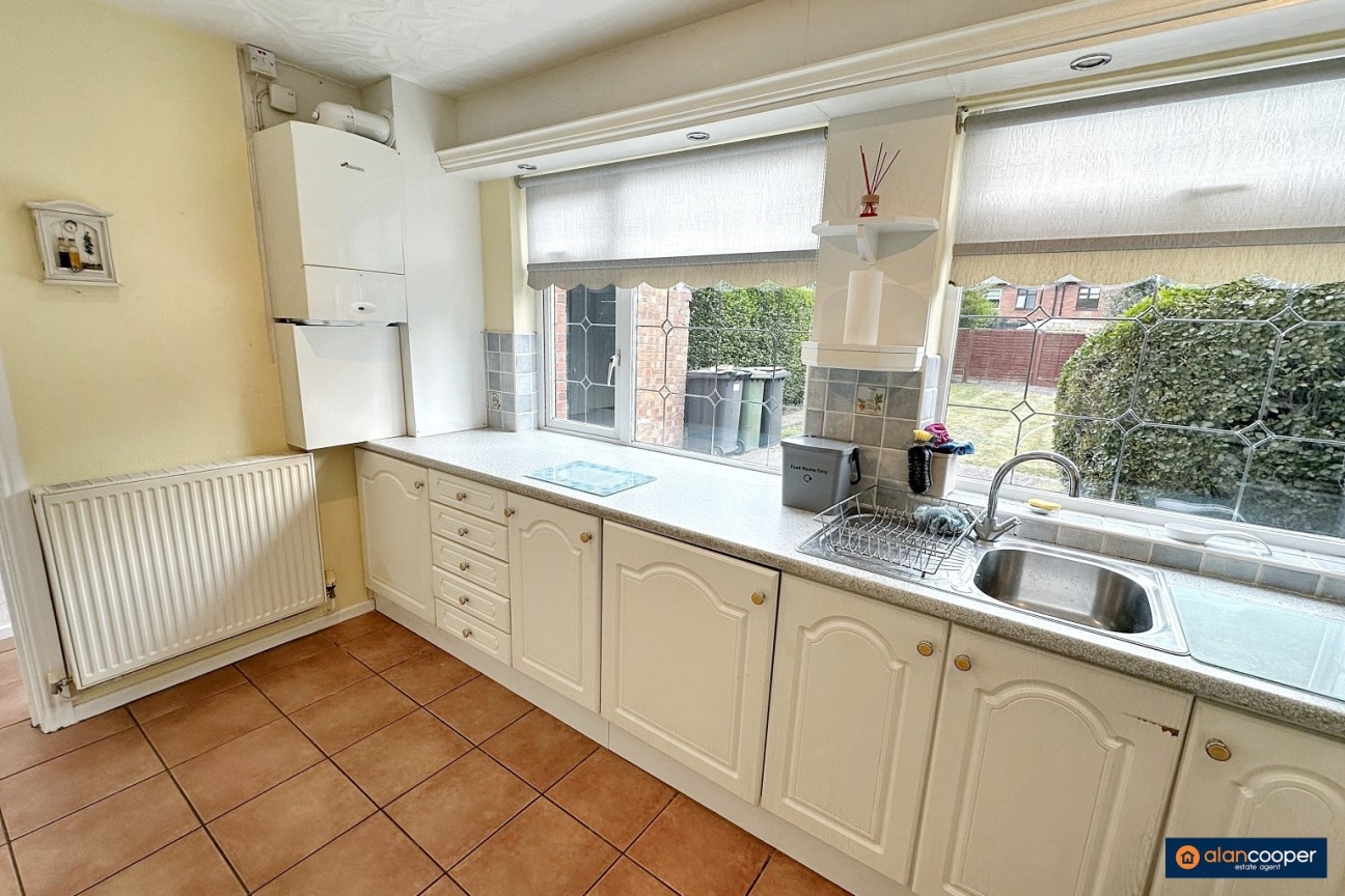 Springfield Road, Attleborough, Nuneaton, CV11 4PY