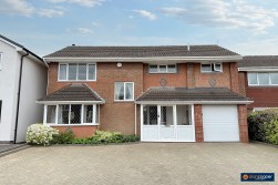 Langdale Drive, St Nicolas Park, Nuneaton, CV11 6EY