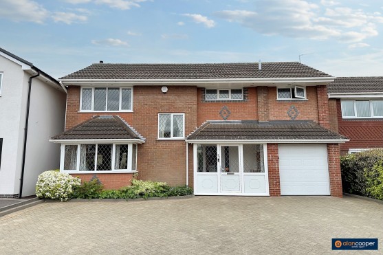 Langdale Drive, St Nicolas Park, Nuneaton, CV11 6EY