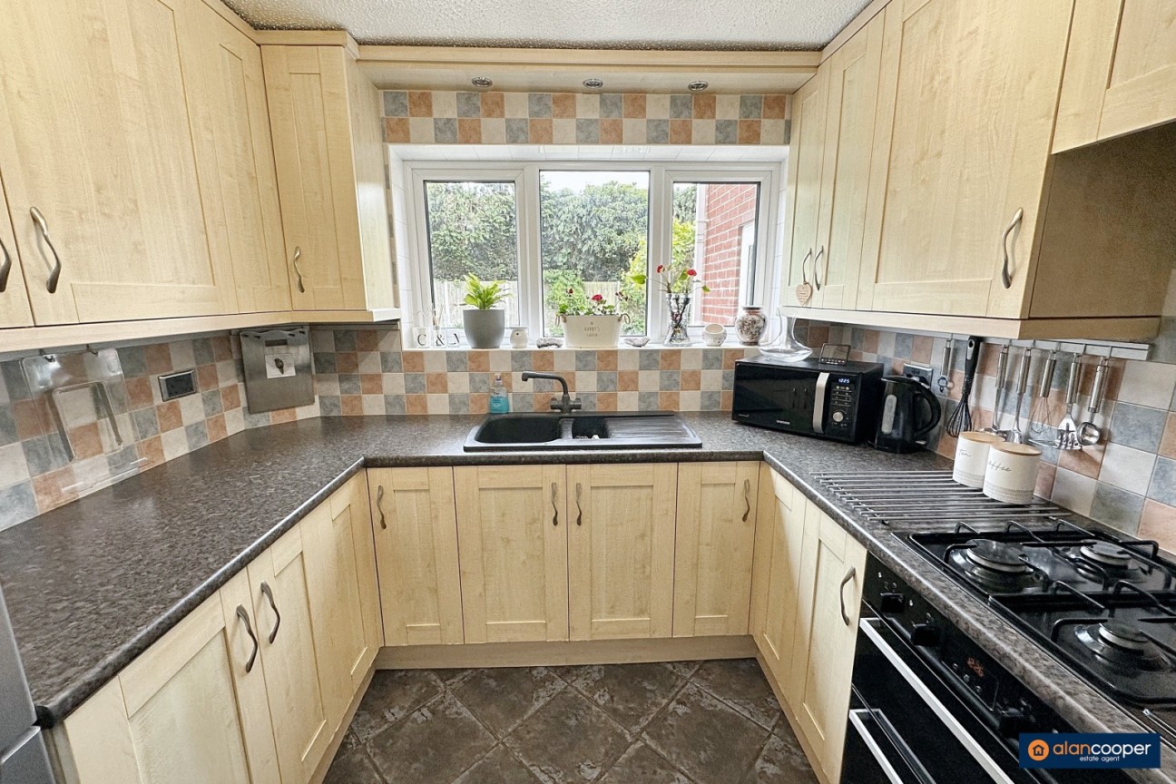 Langdale Drive, St Nicolas Park, Nuneaton, CV11 6EY