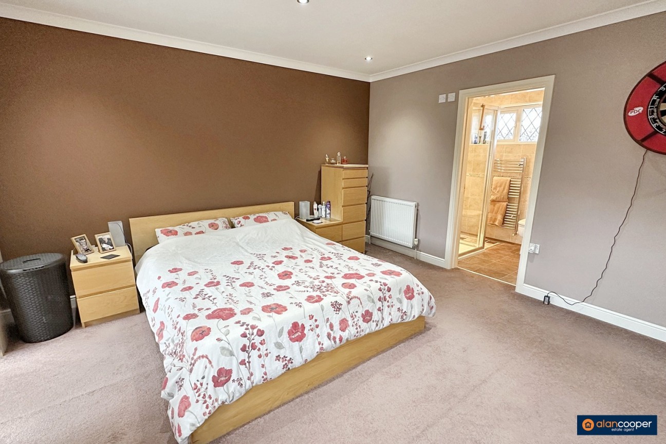 Langdale Drive, St Nicolas Park, Nuneaton, CV11 6EY