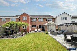 Langdale Drive, St Nicolas Park, Nuneaton, CV11 6EY