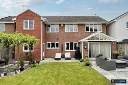Langdale Drive, St Nicolas Park, Nuneaton, CV11 6EY