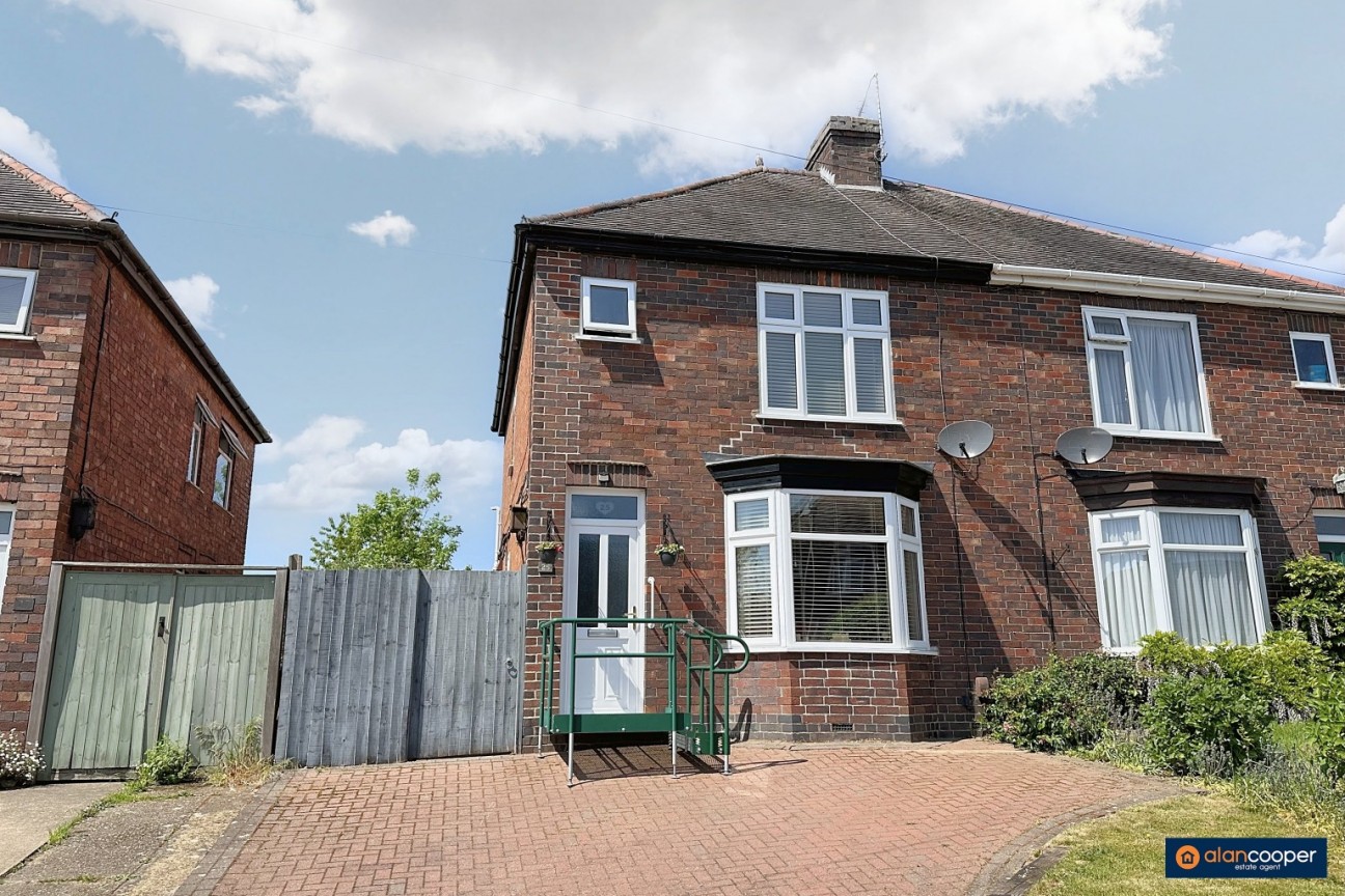 Barnacle Lane, Bulkington, CV12 9RJ
