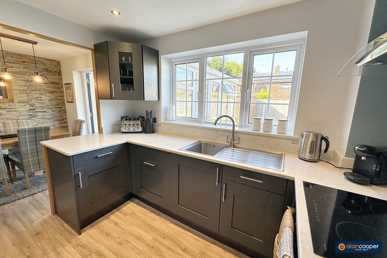 Chatsworth Drive, Whitestone, Nuneaton, CV11 6SB