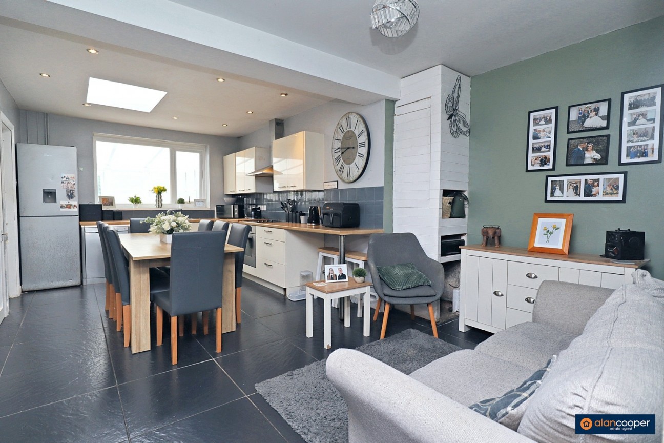 Springfield Road, Attleborough, Nuneaton, CV11 4PY