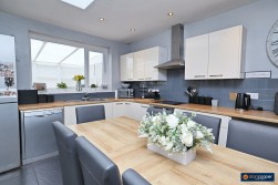 Springfield Road, Attleborough, Nuneaton, CV11 4PY