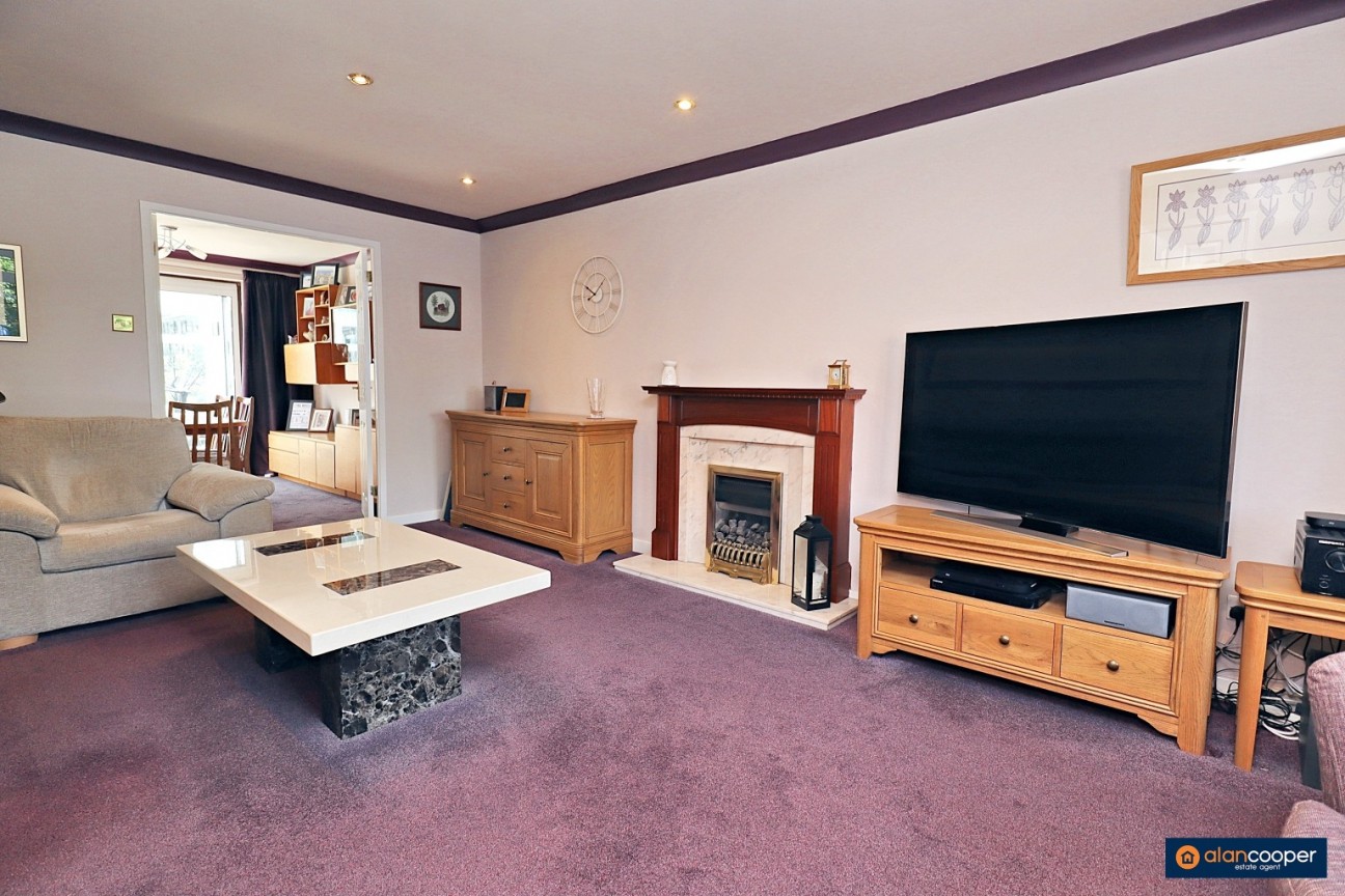Dickens Close, Galley Common, Nuneaton, CV10 9SQ