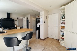 Dickens Close, Galley Common, Nuneaton, CV10 9SQ
