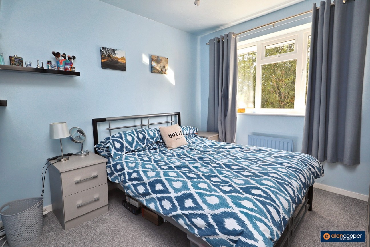 Dickens Close, Galley Common, Nuneaton, CV10 9SQ