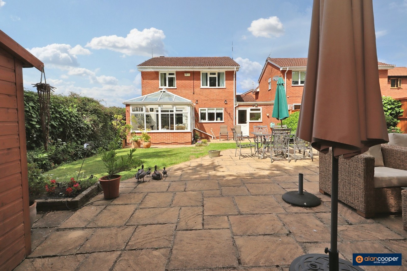 Dickens Close, Galley Common, Nuneaton, CV10 9SQ
