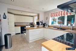 Dickens Close, Galley Common, Nuneaton, CV10 9SQ