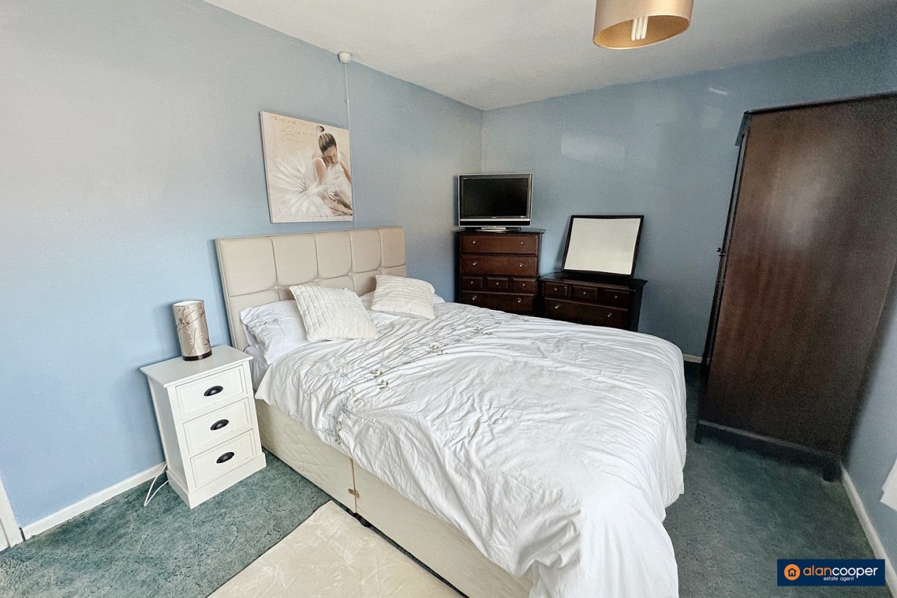 York Avenue, Atherstone, CV9 3DB