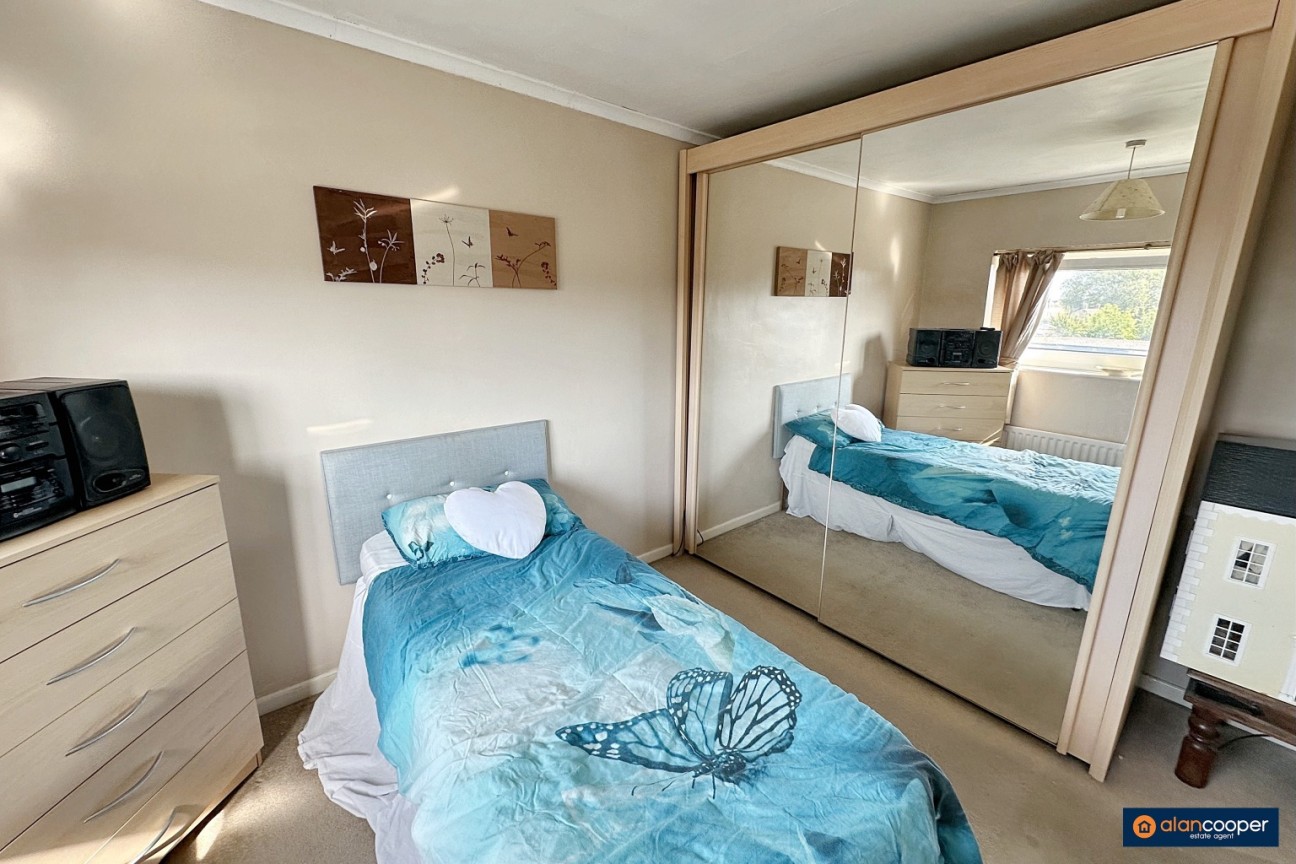 York Avenue, Atherstone, CV9 3DB