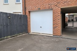 Cowburn Lane, Nuneaton, CV10 9FS