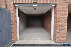 Cowburn Lane, Nuneaton, CV10 9FS