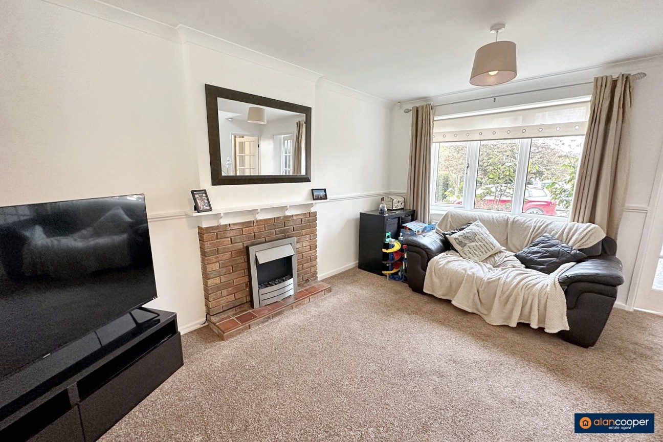 Frensham Drive, Poplar Farm, Nuneaton, CV10 9QL