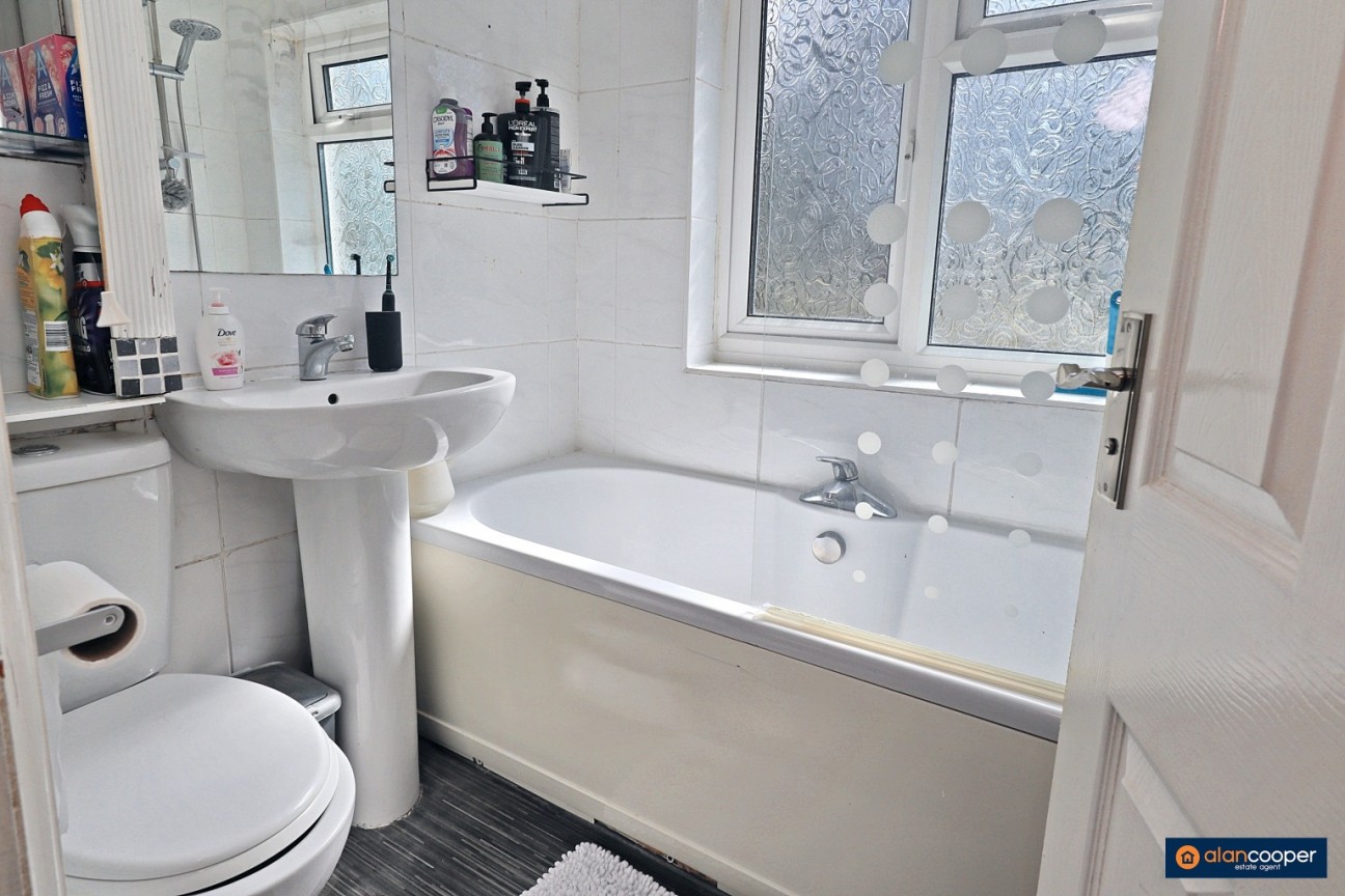 Greenmoor Road, Nuneaton, CV10 7EY