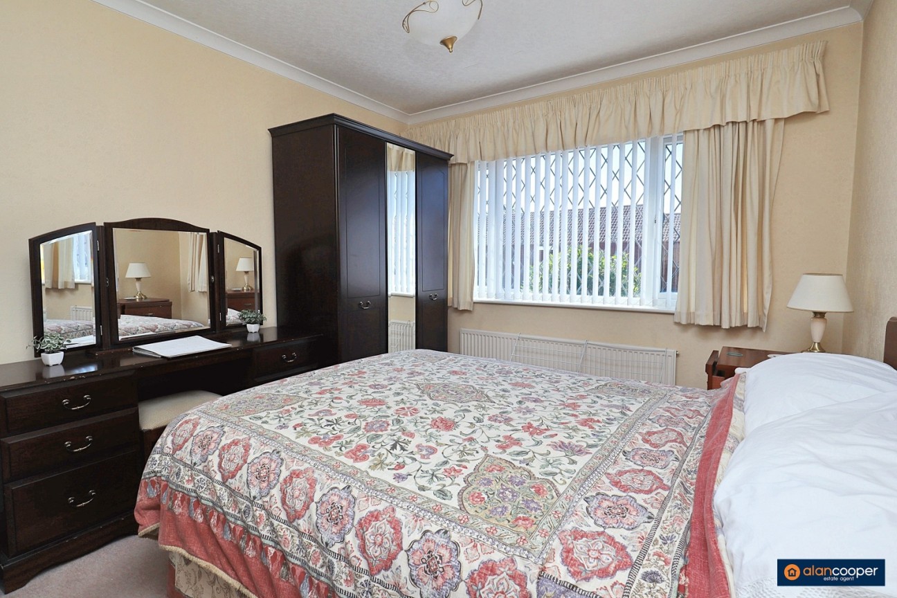 Leyland Road, Bulkington, Bedworth, CV12 9LW