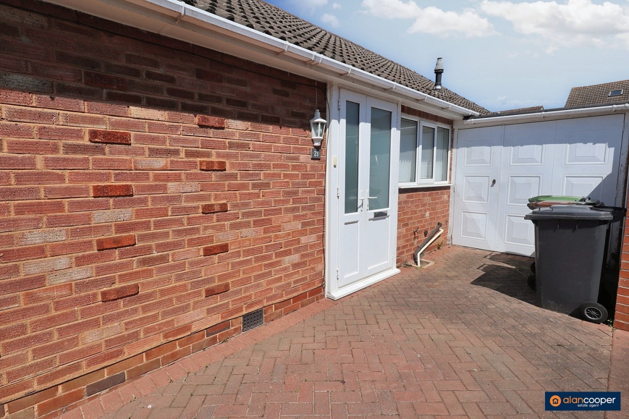 Leyland Road, Bulkington, Bedworth, CV12 9LW