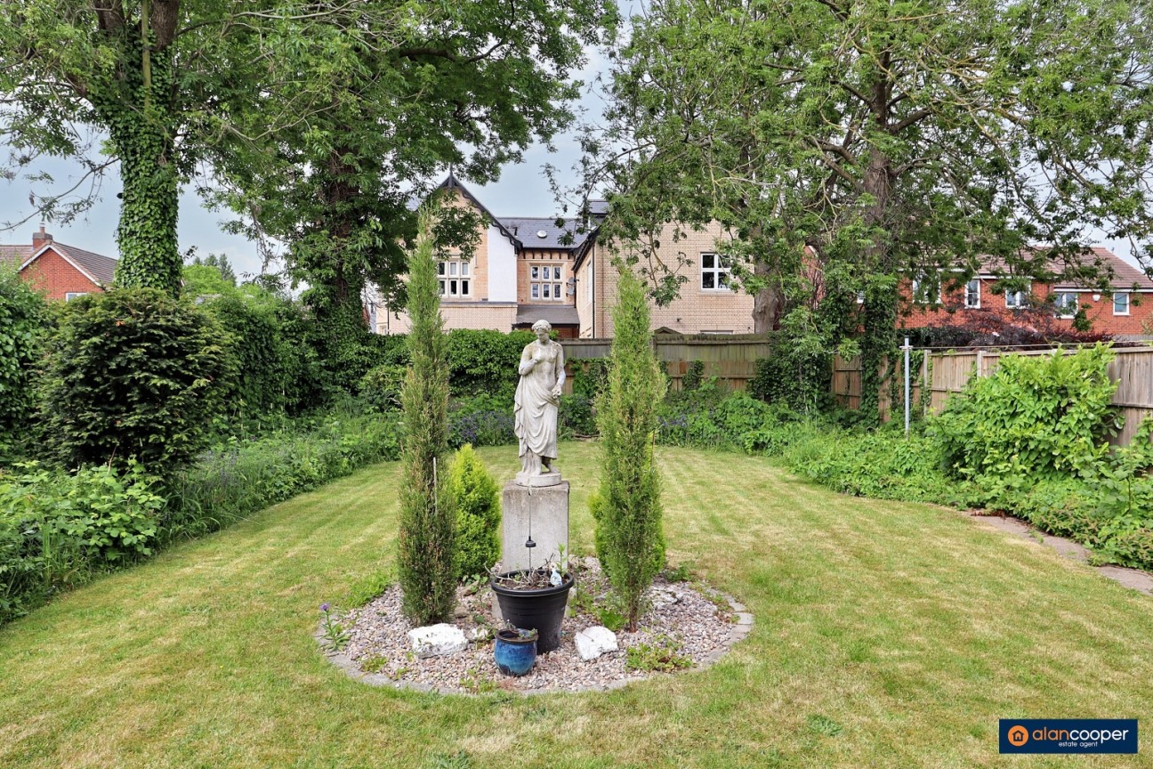 Winchester Avenue, Weddington, Nuneaton, CV10 0DS