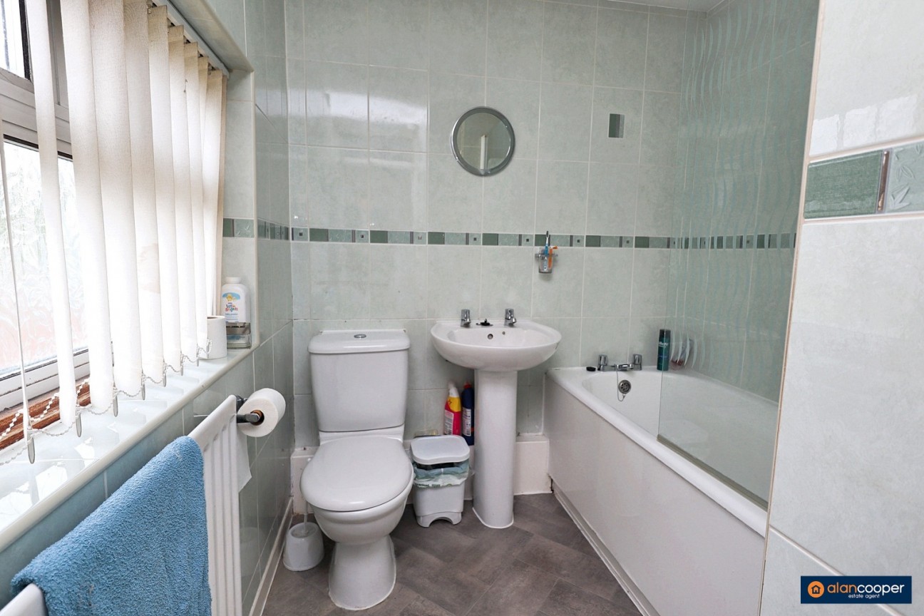 Winchester Avenue, Weddington, Nuneaton, CV10 0DS