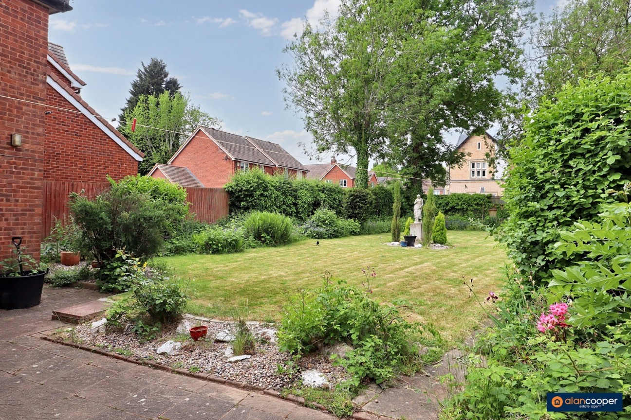 Winchester Avenue, Weddington, Nuneaton, CV10 0DS