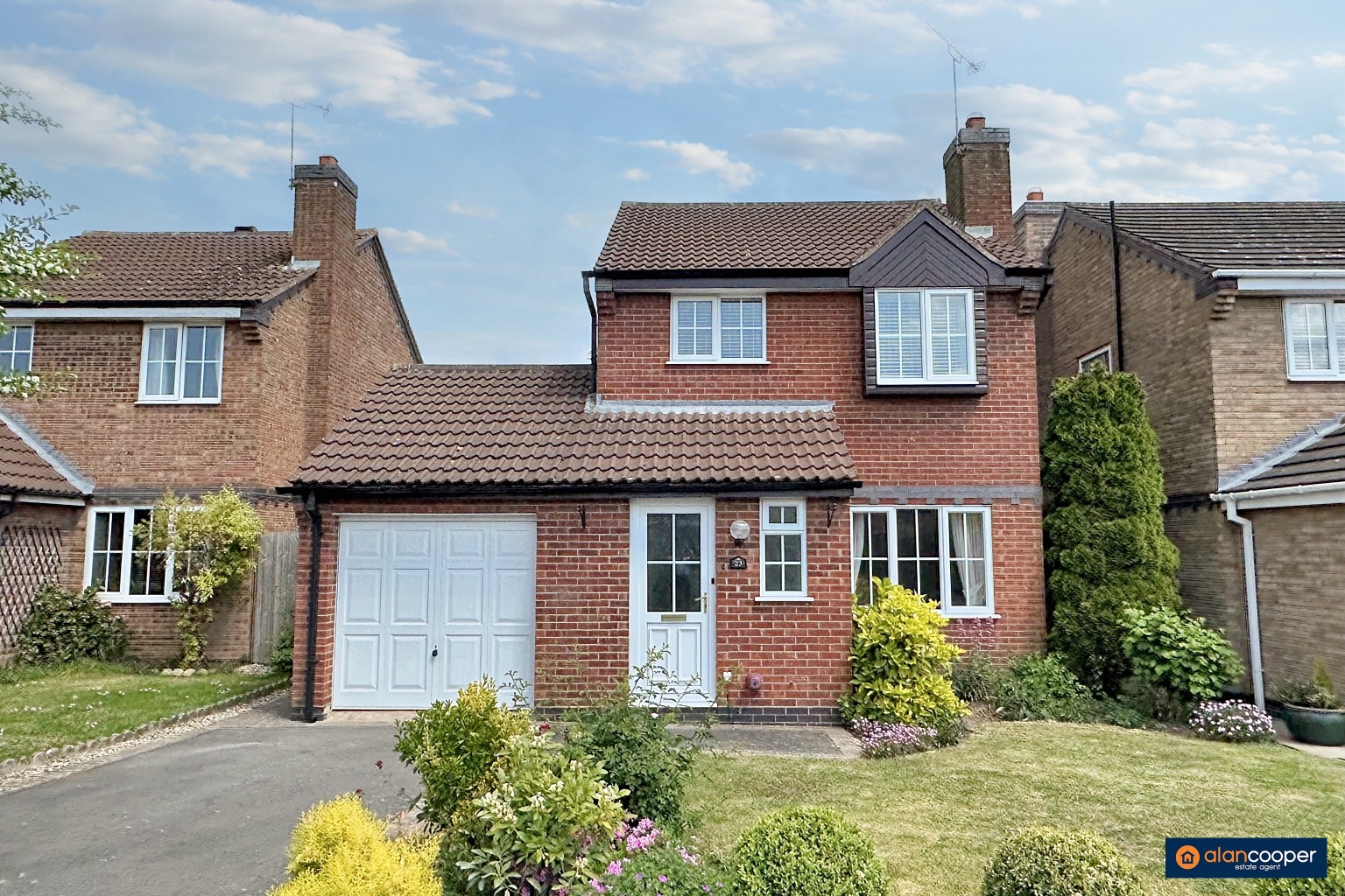 Crantock Way, Horeston Grange, Nuneaton, CV11 6GW