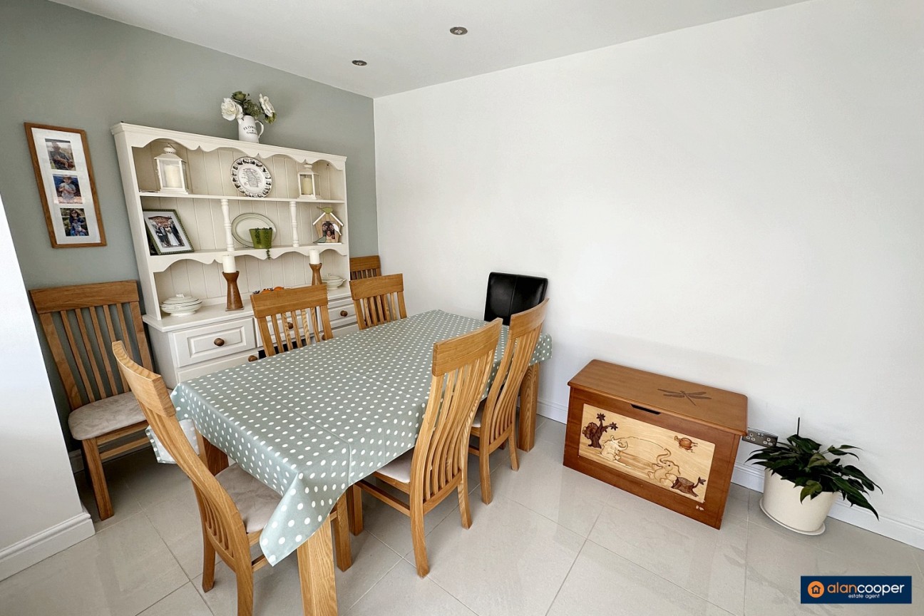 Rainsbrook Drive, Whitestone, Nuneaton, CV11 6UE