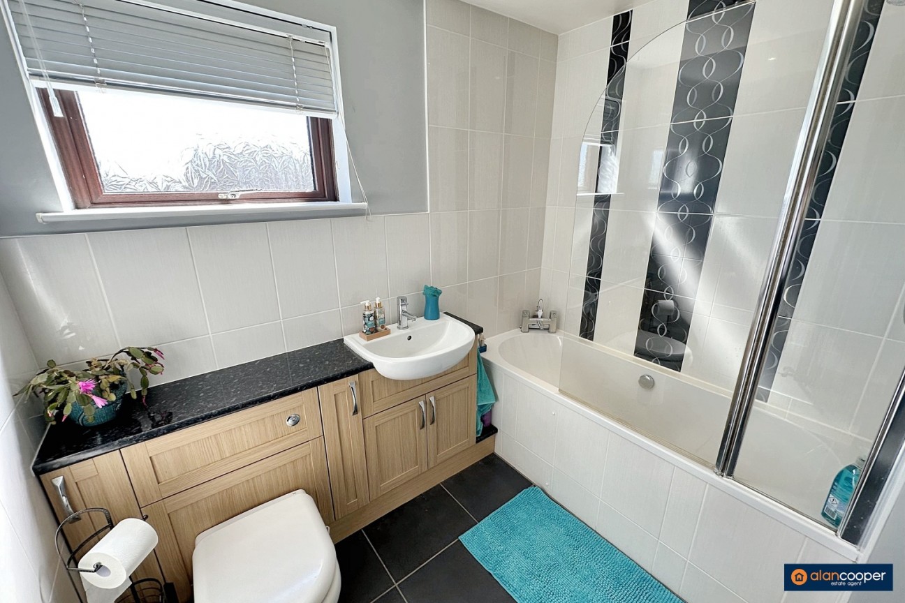 Rainsbrook Drive, Whitestone, Nuneaton, CV11 6UE