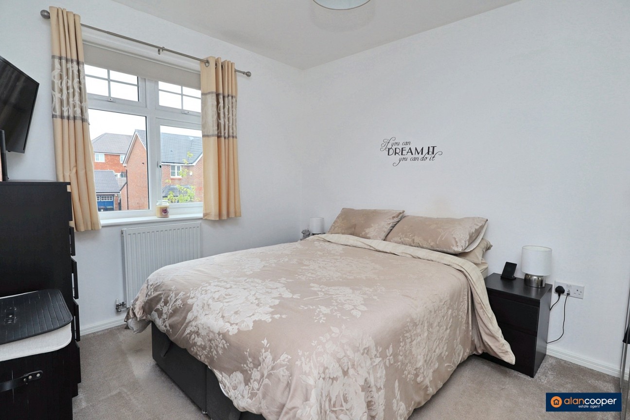 Macaw Close, Galley Common, Nuneaton, CV10 9TX