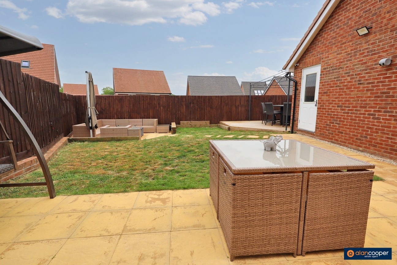 Macaw Close, Galley Common, Nuneaton, CV10 9TX