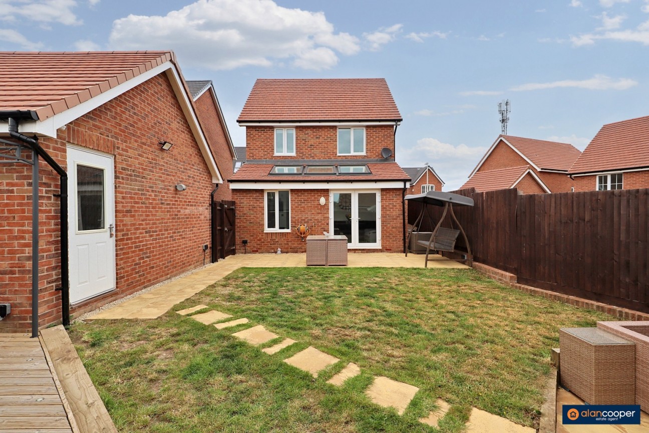 Macaw Close, Galley Common, Nuneaton, CV10 9TX