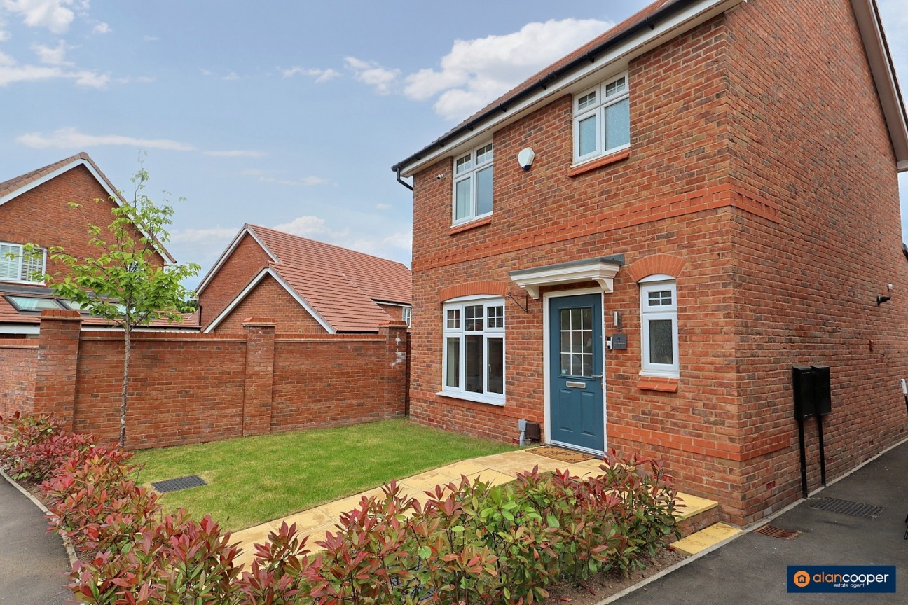 Macaw Close, Galley Common, Nuneaton, CV10 9TX