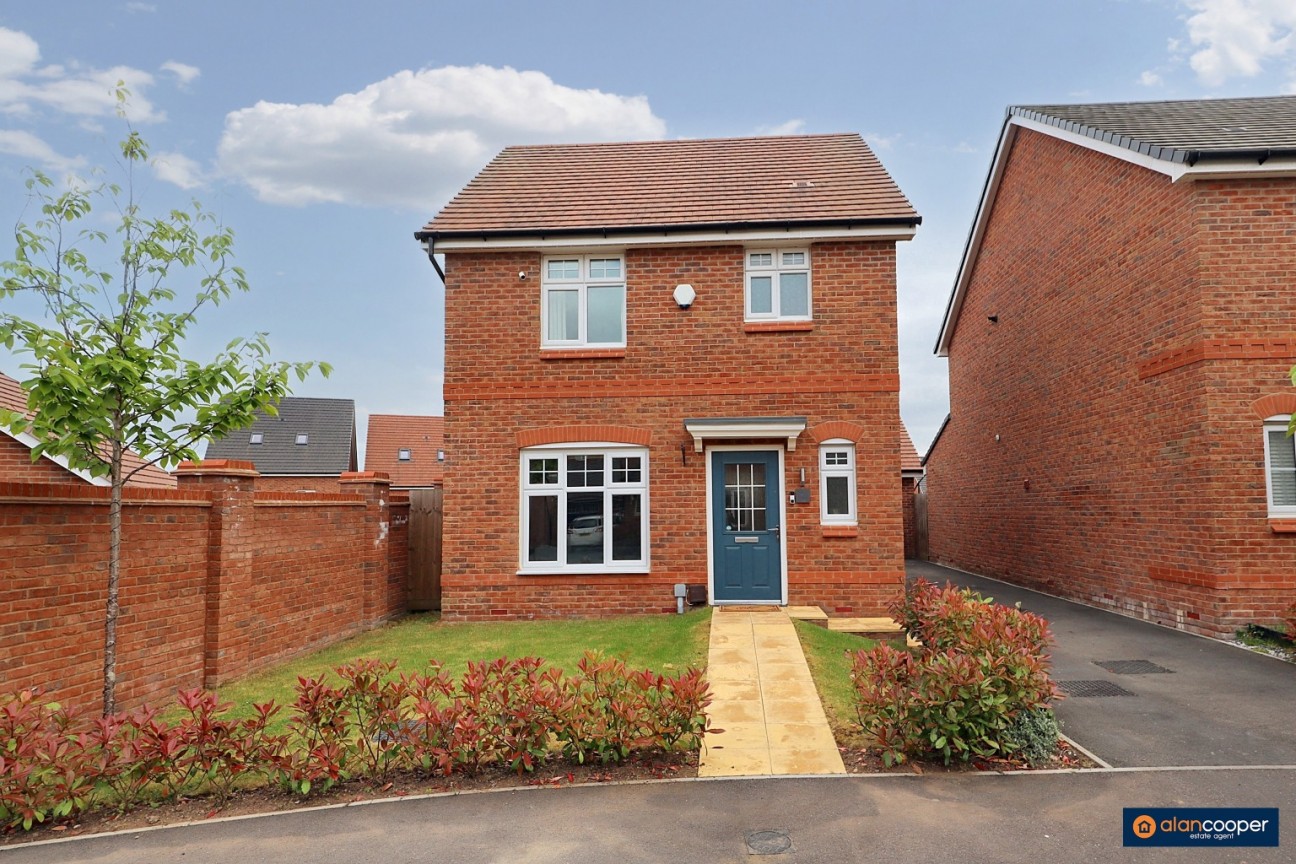 Macaw Close, Galley Common, Nuneaton, CV10 9TX