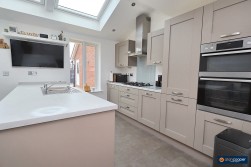 Macaw Close, Galley Common, Nuneaton, CV10 9TX