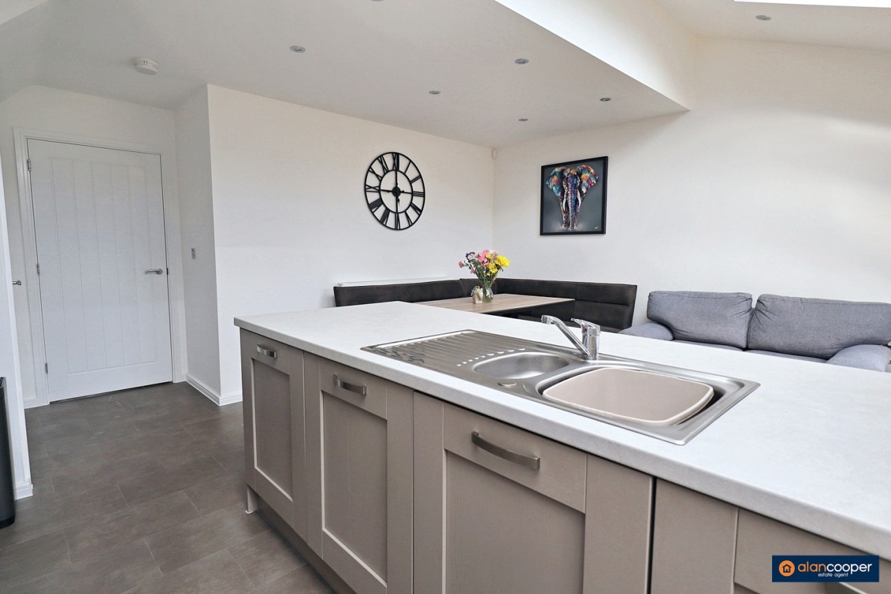 Macaw Close, Galley Common, Nuneaton, CV10 9TX