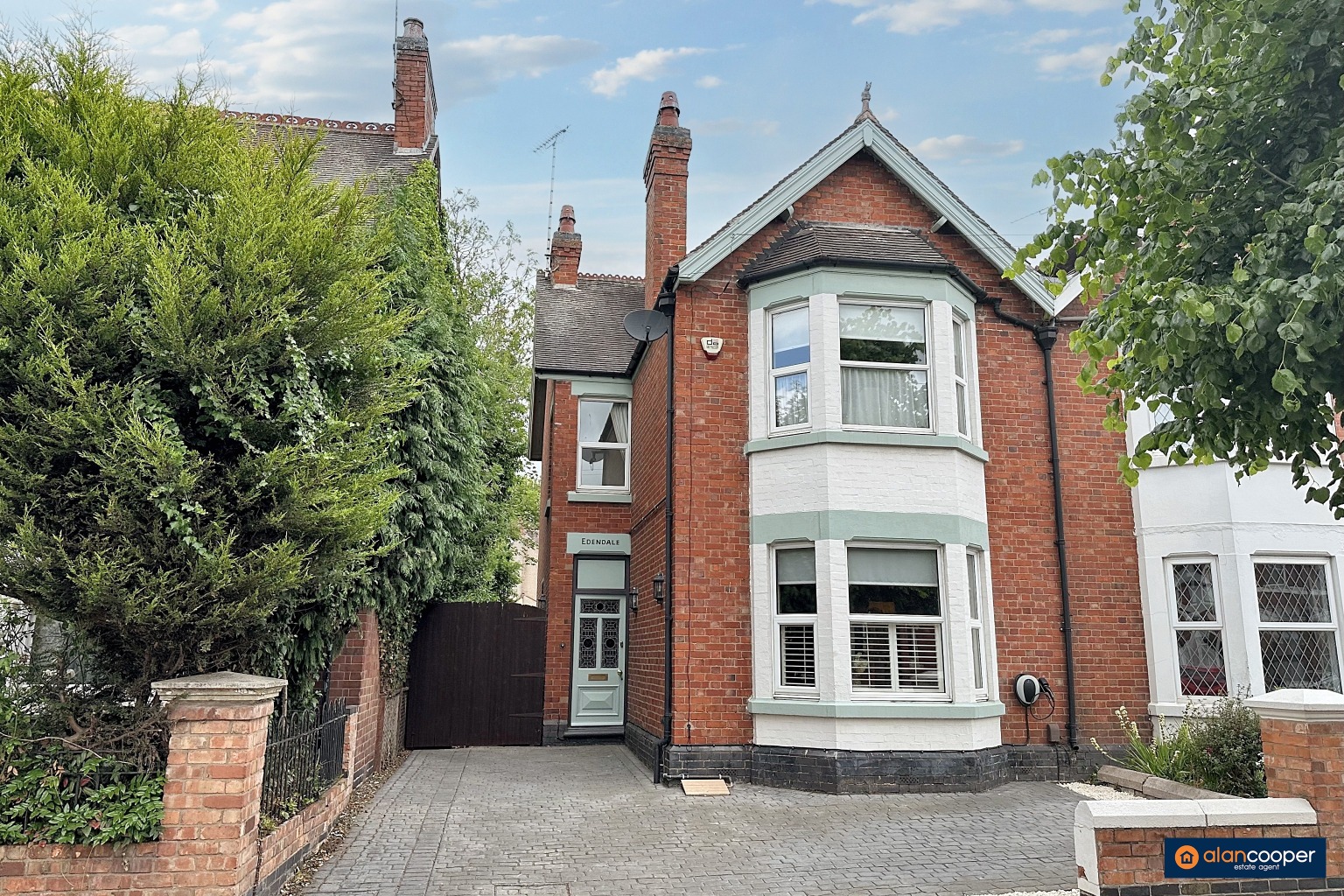 Manor Court Road, Nuneaton, CV11 5HG