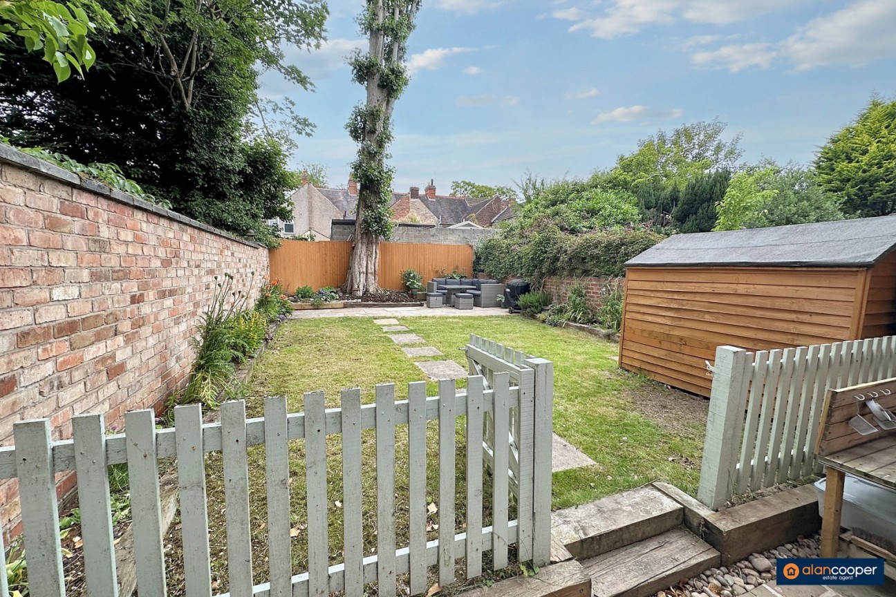 Manor Court Road, Nuneaton, CV11 5HG