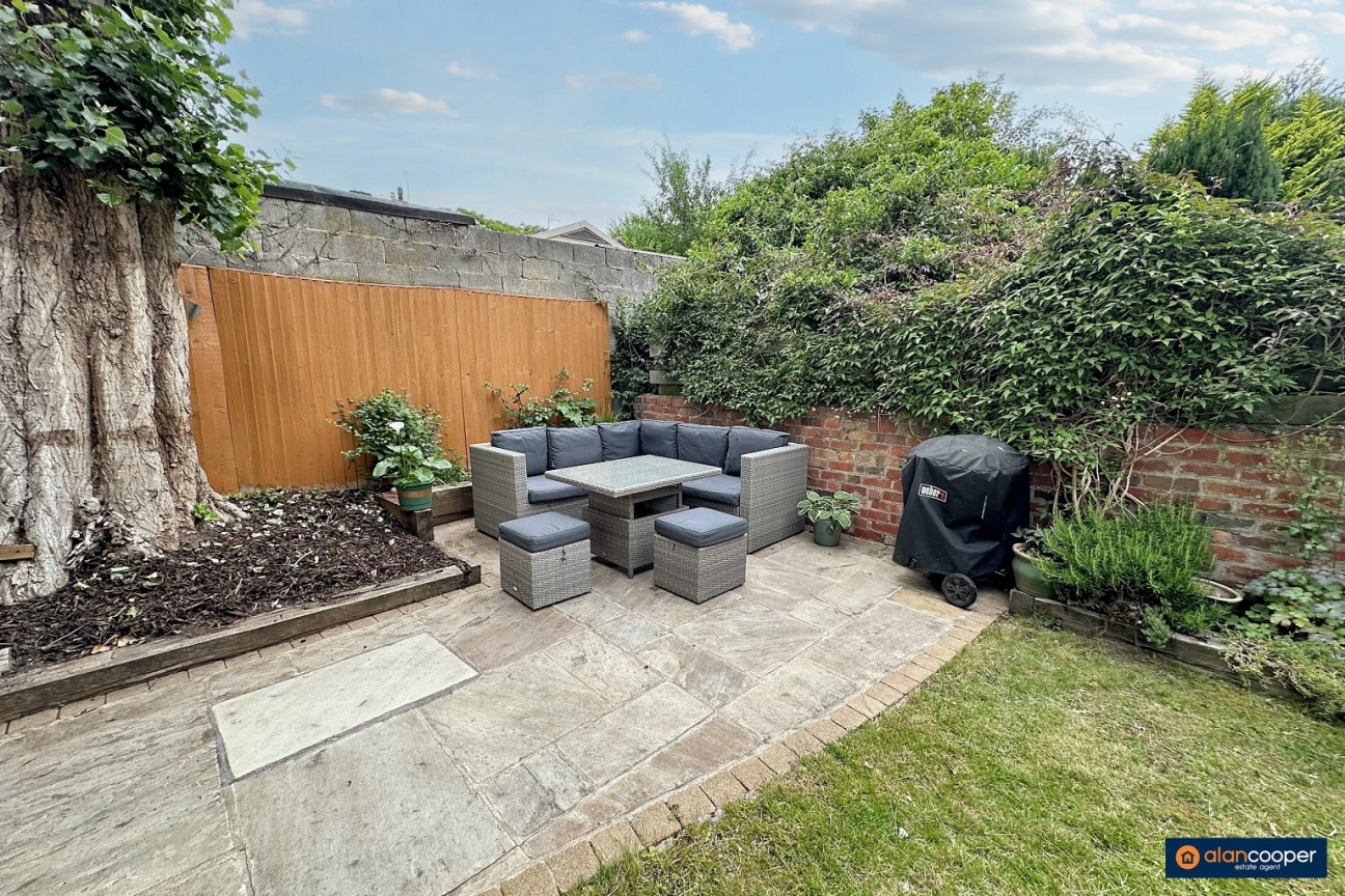 Manor Court Road, Nuneaton, CV11 5HG