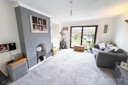 Queen Elizabeth Road, Nuneaton, CV10 9BA