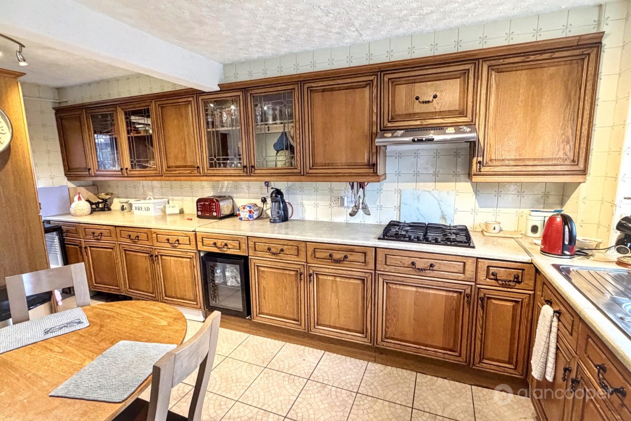 Queen Elizabeth Road, Nuneaton, CV10 9BA