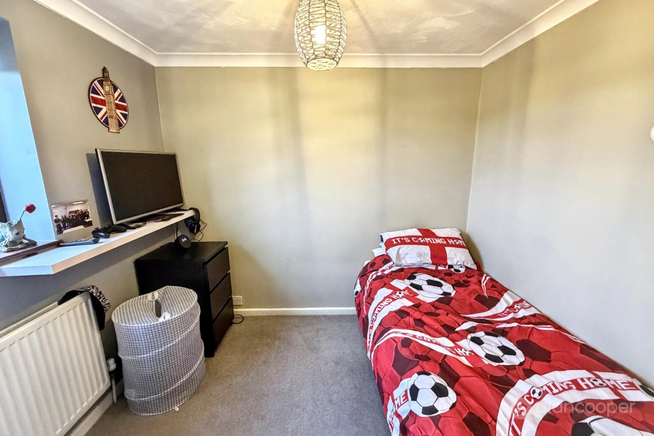 Queen Elizabeth Road, Nuneaton, CV10 9BA