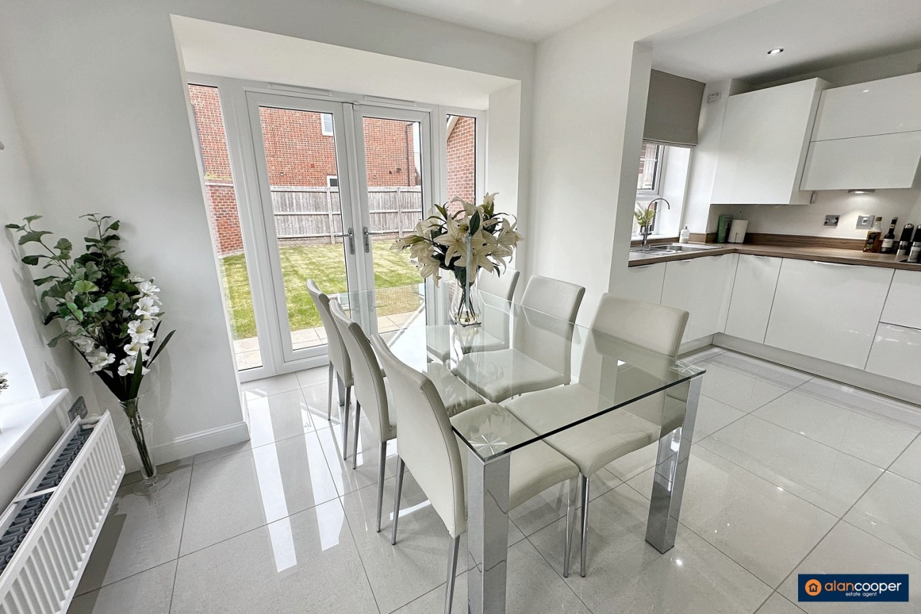 Orangery Close, St James Gate, Weddington, Nuneaton, CV10 0GD
