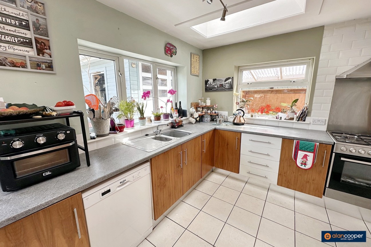 Cleveley Drive, Nuneaton, CV10 0JZ