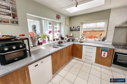 Cleveley Drive, Nuneaton, CV10 0JZ